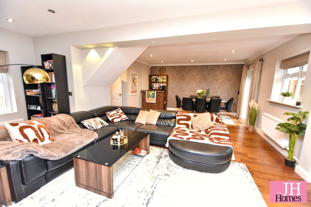 Property photo 3 of 24