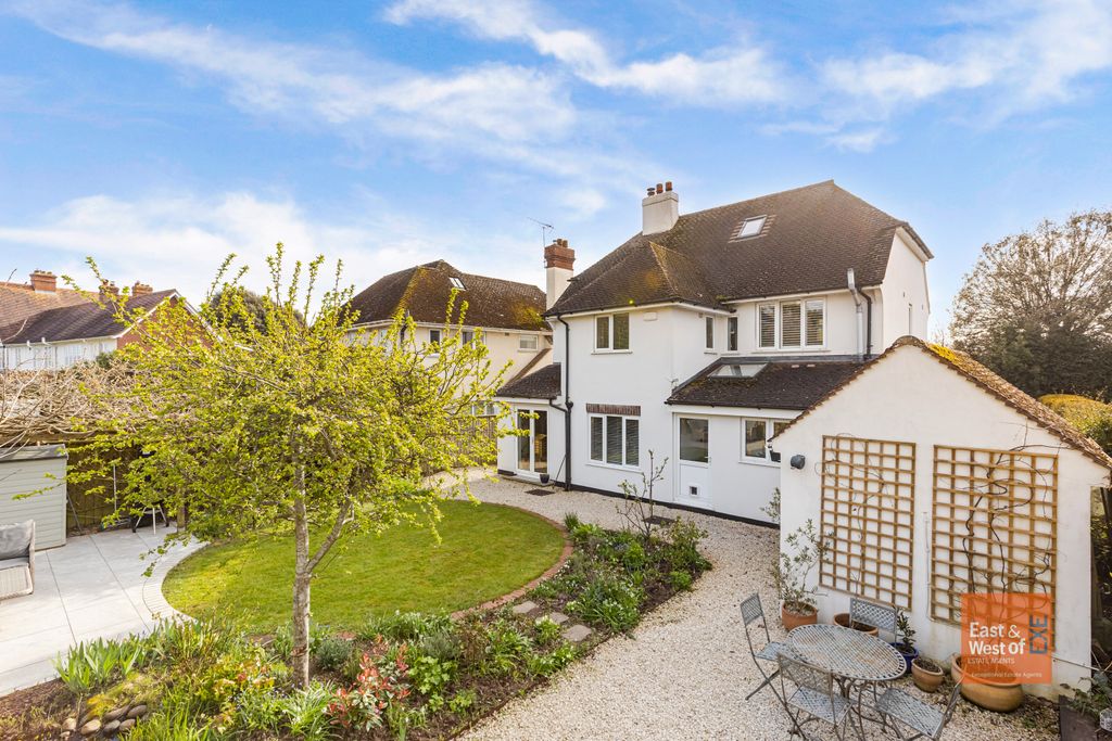 Property photo 1 of 19 A11 - 1 Elm Grove Road Topsham - 260326