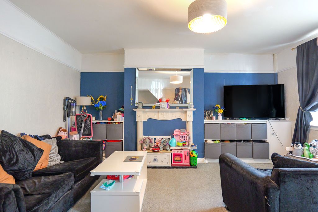 Property photo 2 of 30