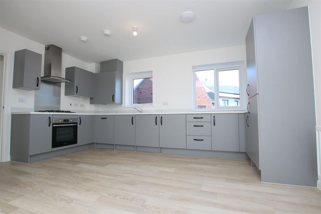 Property photo 2 of 12 Kitchen.Jpg