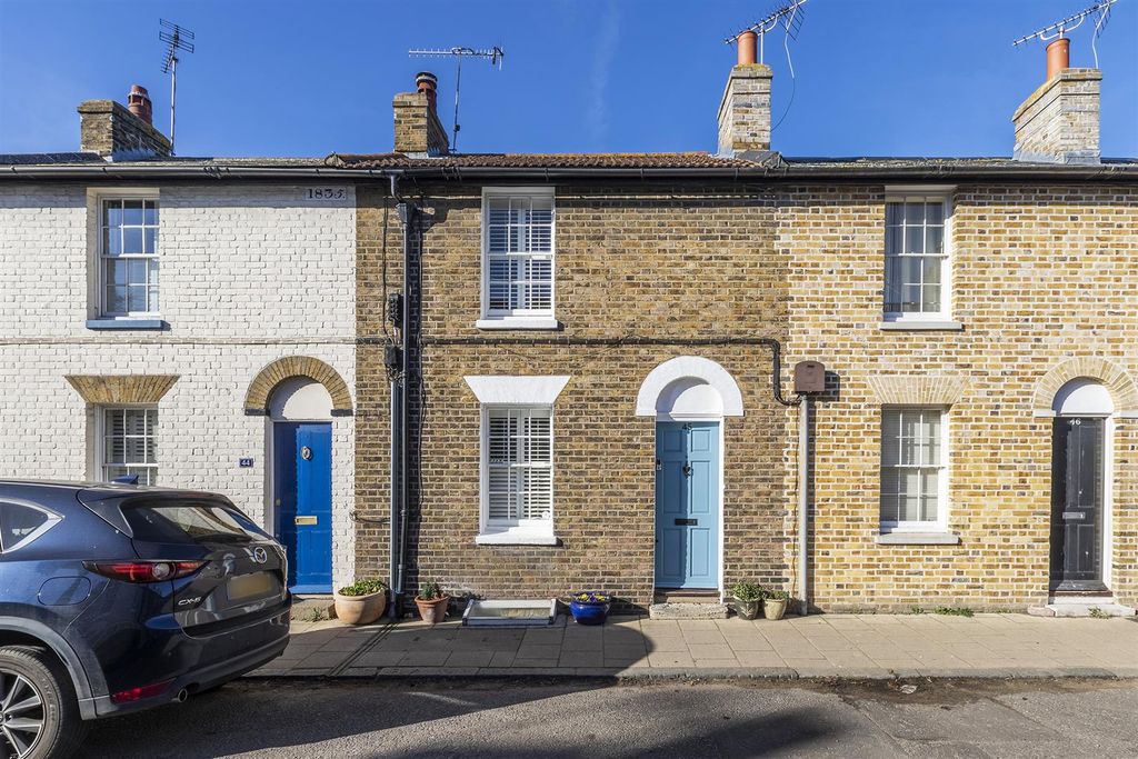 Property photo 1 of 16