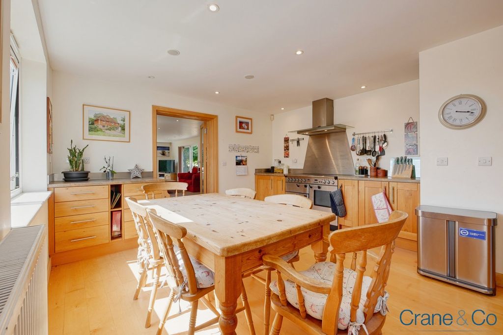 Property photo 3 of 31