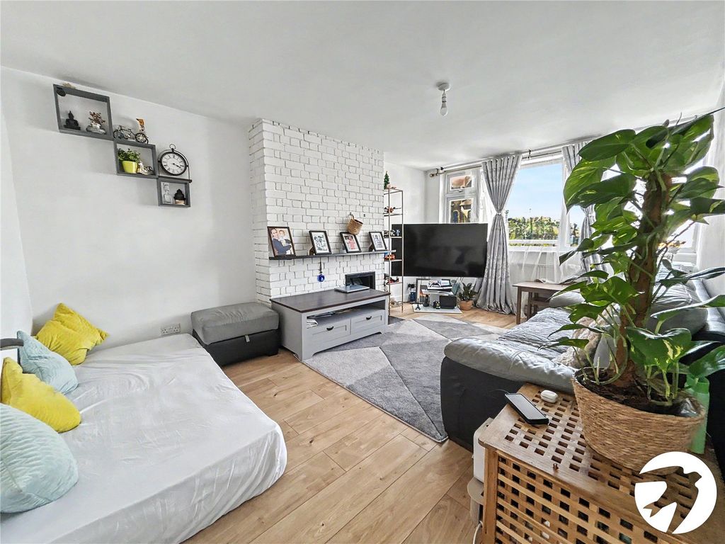 Property photo 2 of 16 Picture No. 18