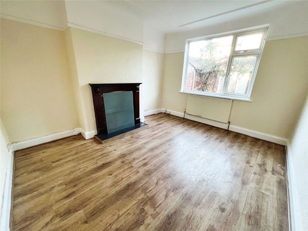 Property photo 3 of 10 Picture No. 13