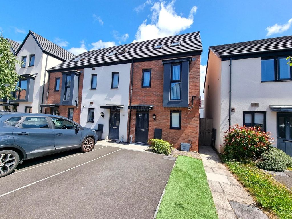 Property photo 1 of 17 Main Photo