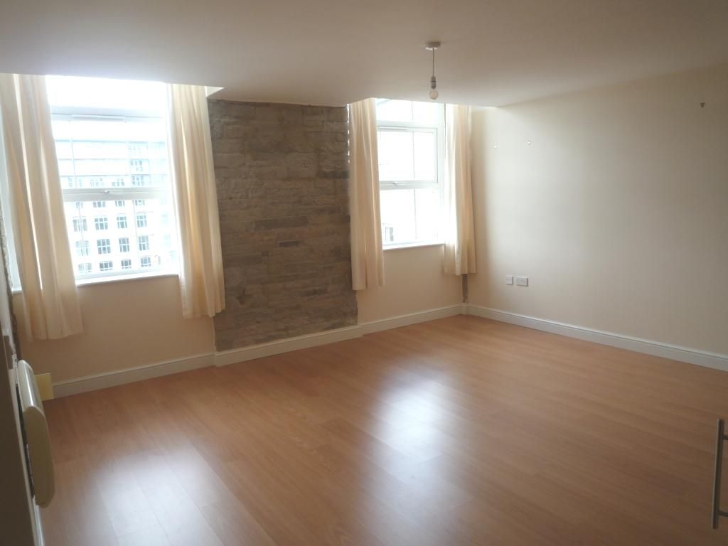 Property photo 2 of 9 Photo