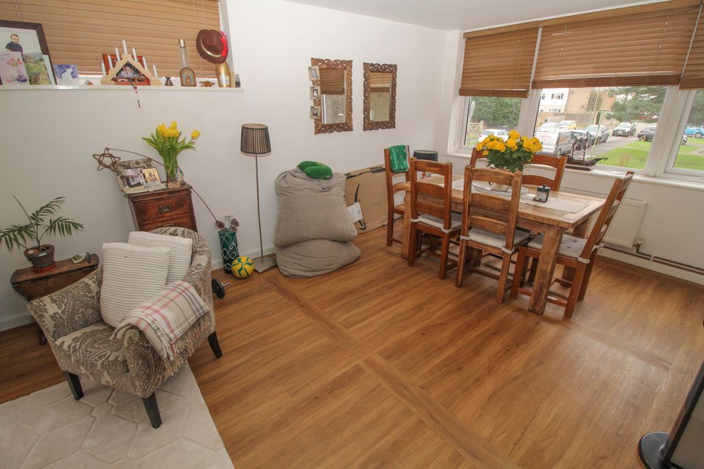 Additional image 5 of 2 bed flat for saleJuniper Square, Havant PO9