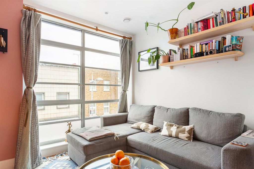 Property photo 3 of 13 386B8874-Hdr.Jpg