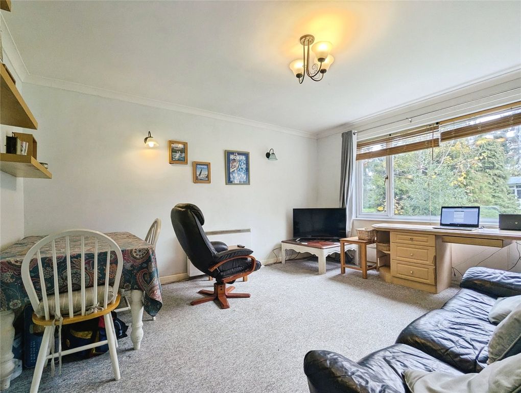 Property photo 2 of 8 Picture No. 04