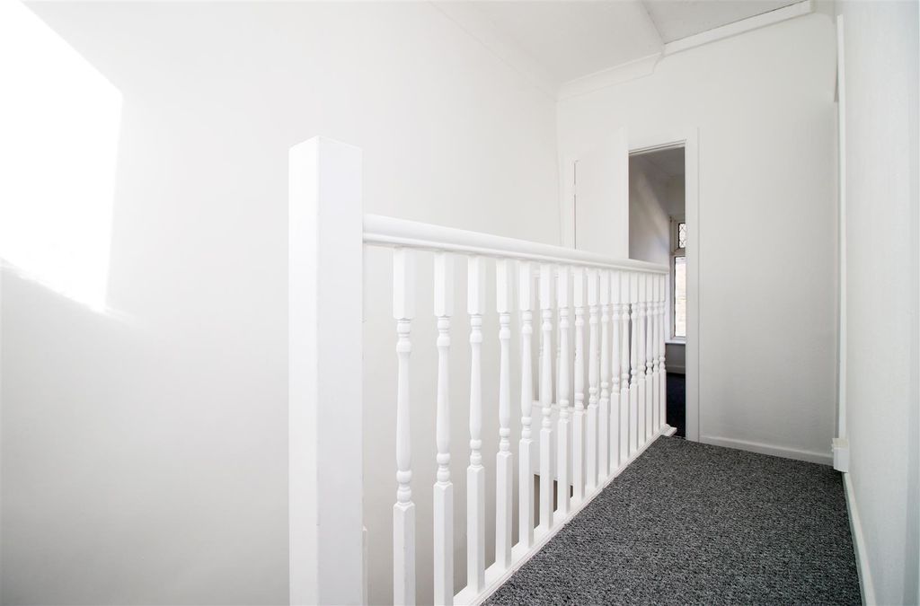 Additional image 7 of 3 bed semi-detached house to rentWhitting Street Porth, Porth CF39