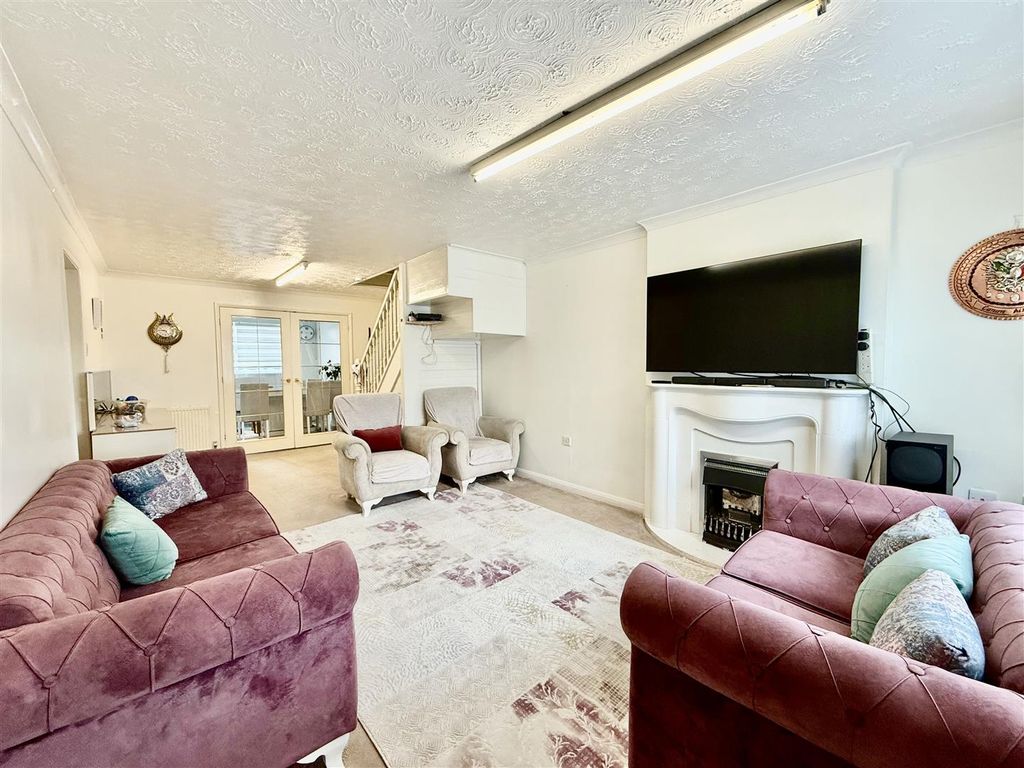 Property photo 2 of 20 Tempimageyuvsuw.Jpg