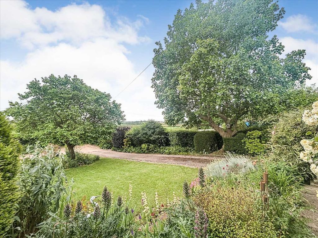 Property photo 3 of 26