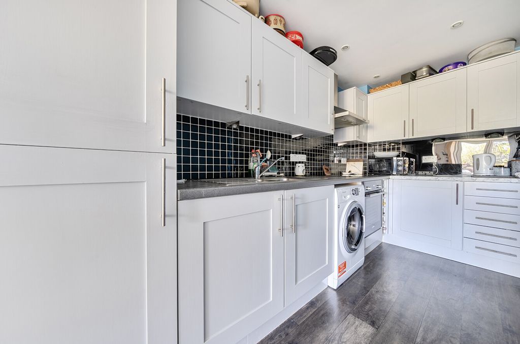 Property photo 2 of 11 1454456-9-69F4777...