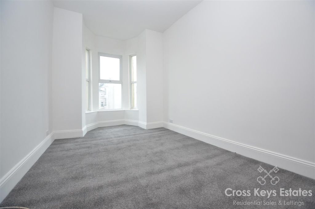 Property photo 2 of 12 Sitting Room