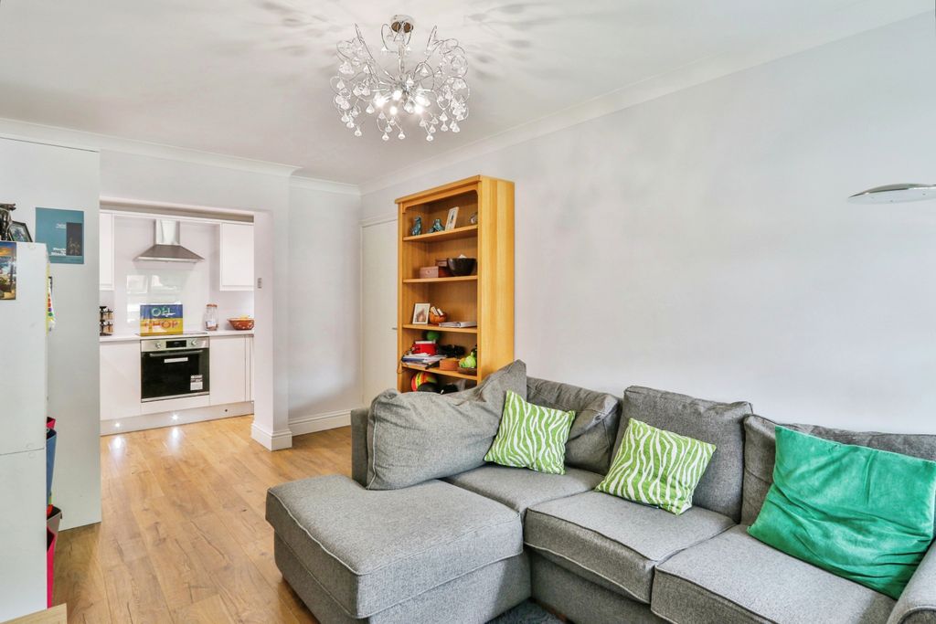 Property photo 3 of 14 Lounge/Diner