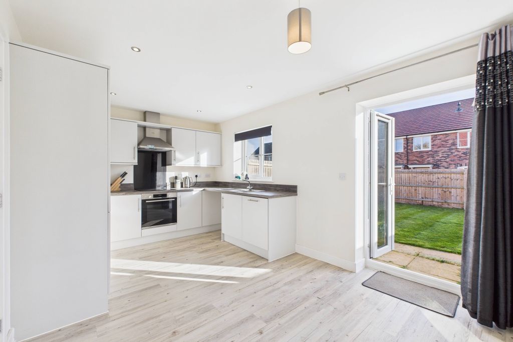 Property photo 2 of 26 Kitchen Diner