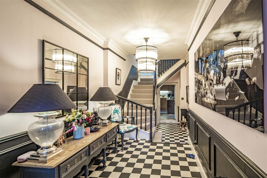 Property photo 3 of 12