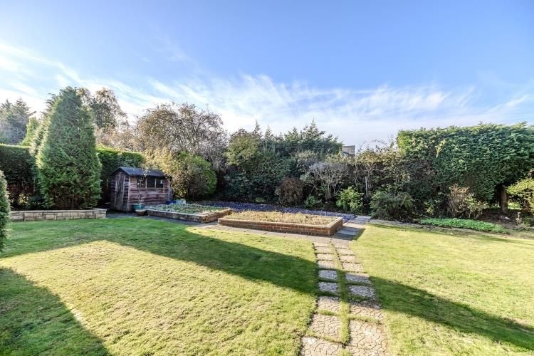 Property photo 2 of 28 46Parklandsdarrashall-34