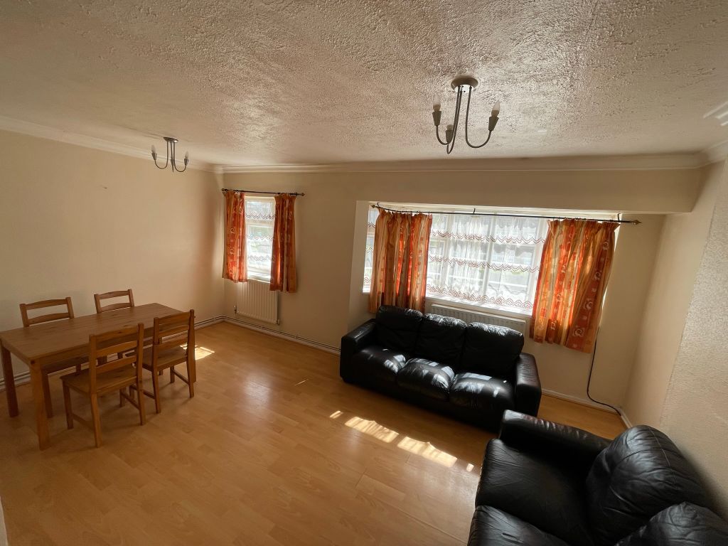 Property photo 1 of 9 Photo 0