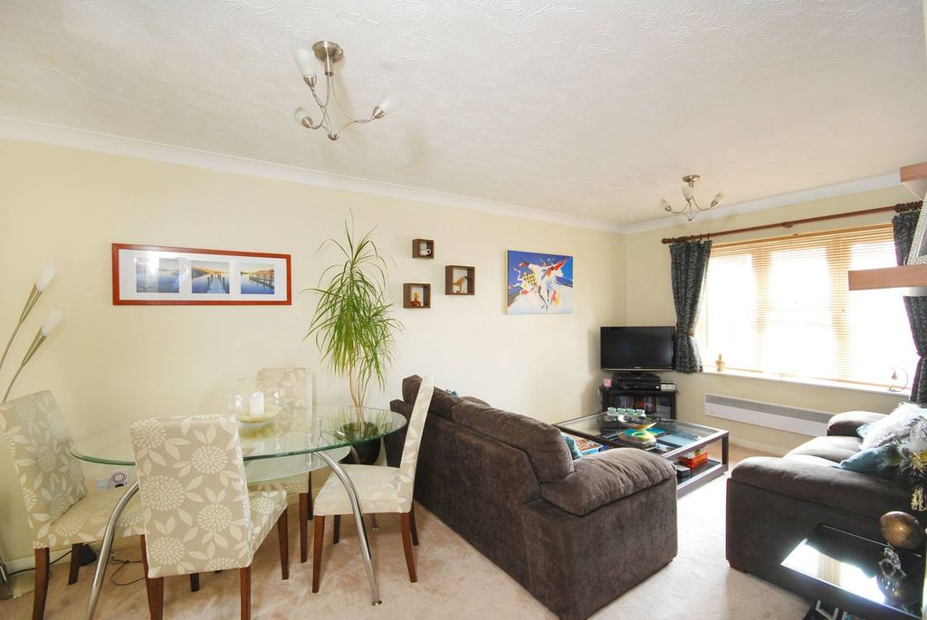 Property photo 1 of 6