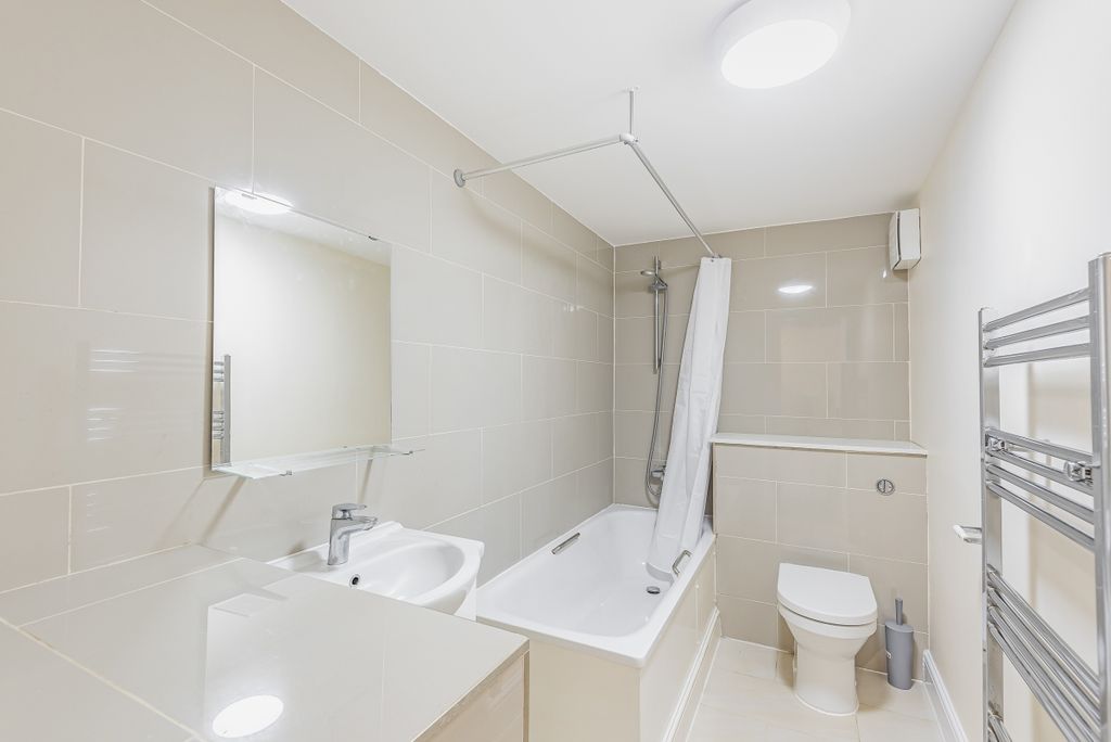 Property photo 2 of 7 5