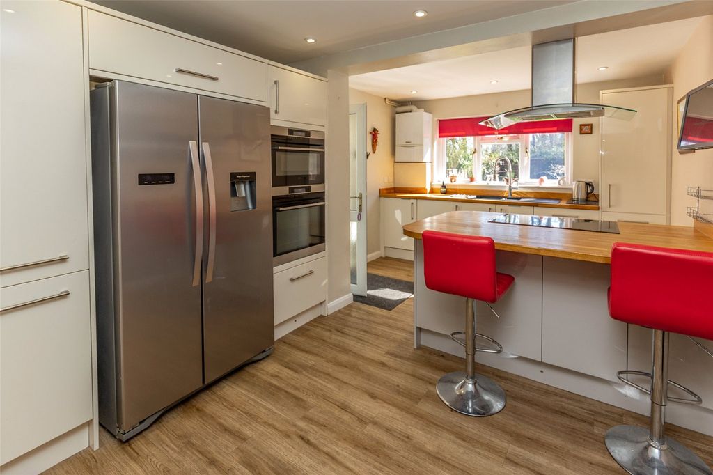 Property photo 3 of 21 Picture No. 14