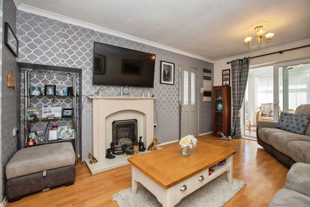 Property photo 2 of 14