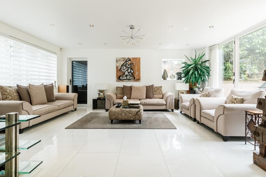 Property photo 2 of 20