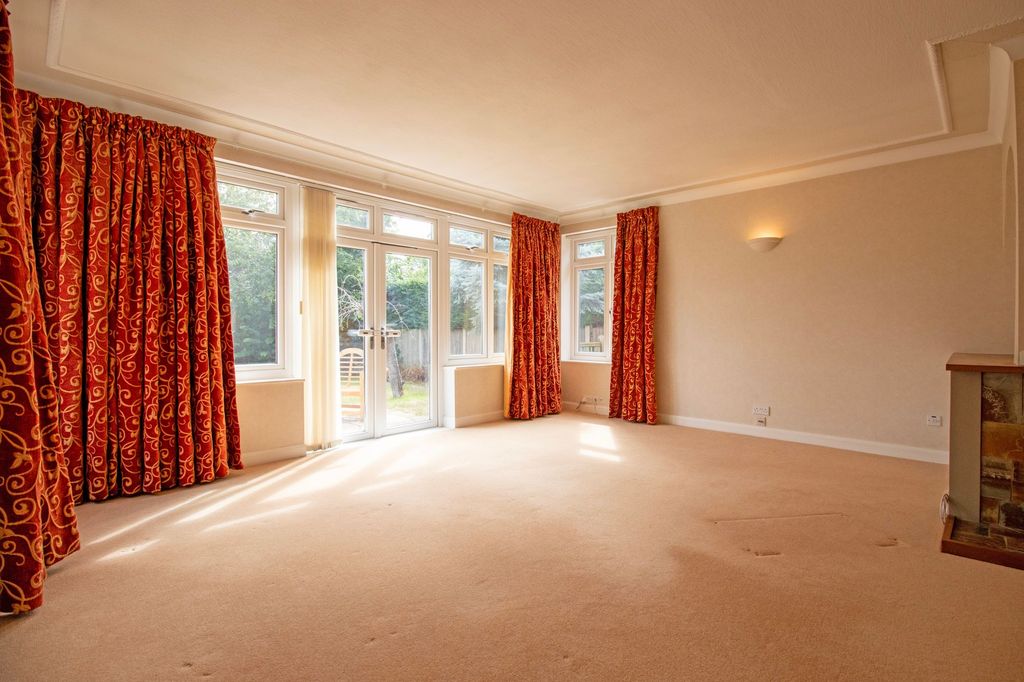Property photo 3 of 38