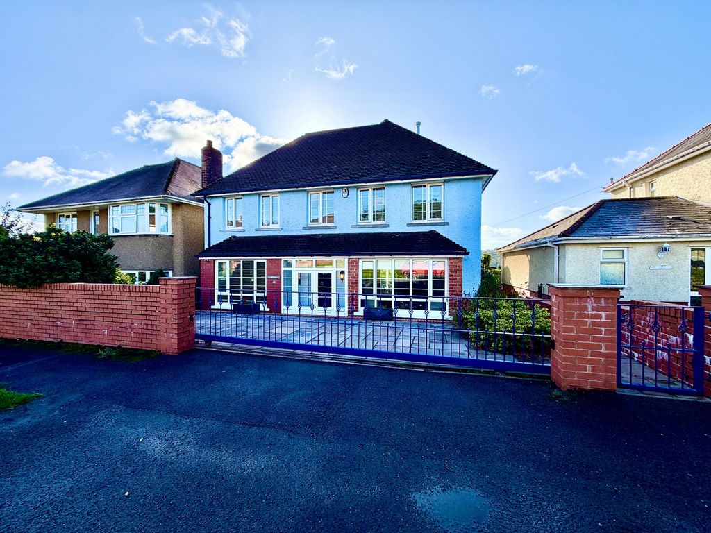 Property photo 1 of 63
