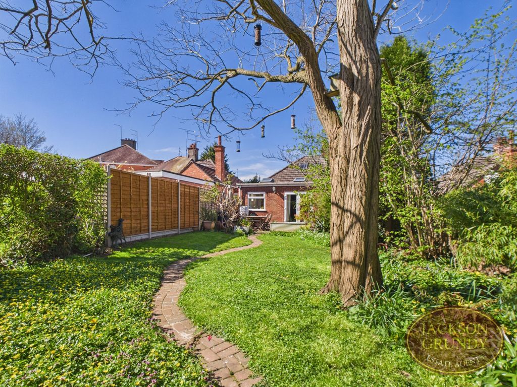 Property photo 3 of 11 Masefield Way