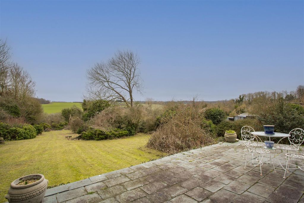 Property photo 2 of 42 Garden