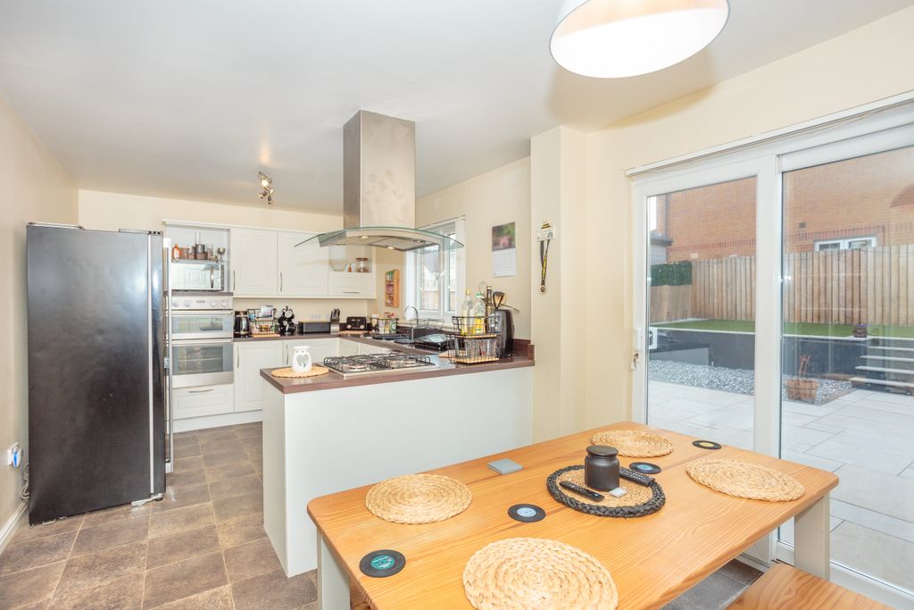 Property photo 3 of 45 Kitchen/Diner