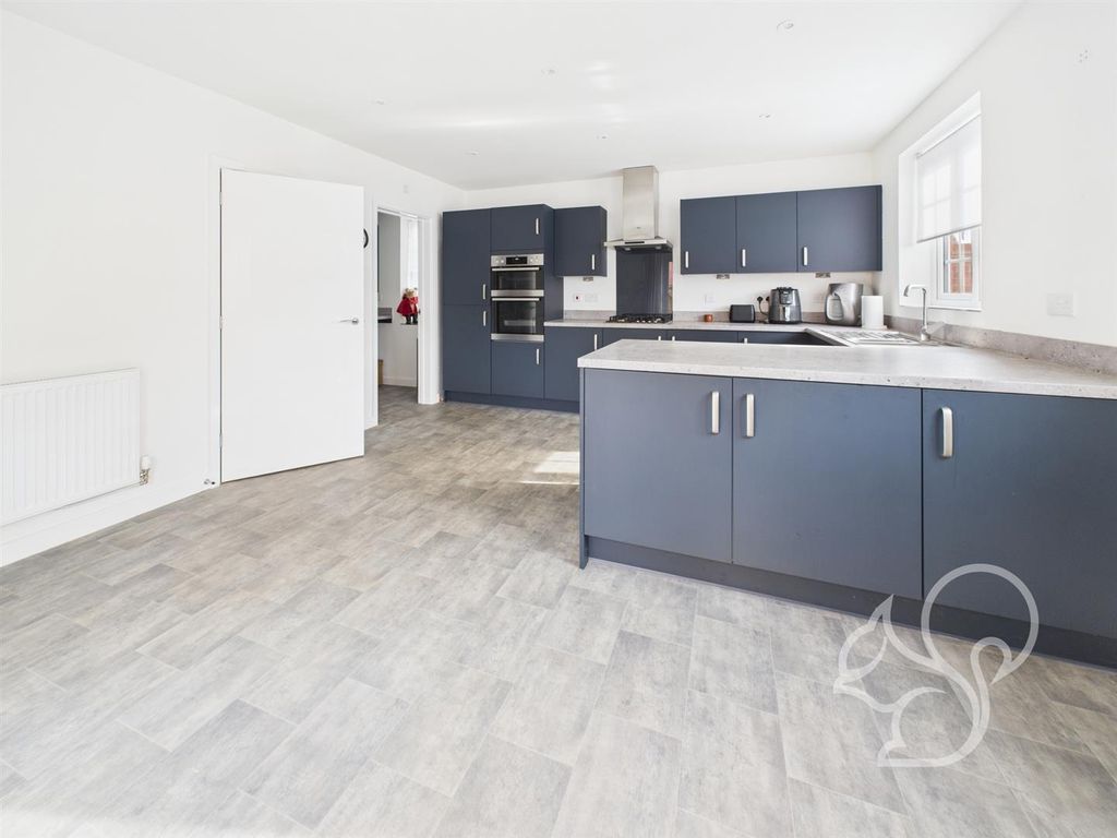 Property photo 2 of 31 Kitchen/Dining Room