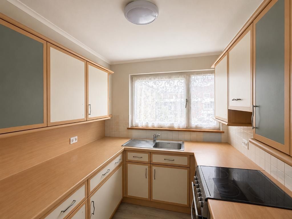 Property photo 3 of 21 Kitchen
