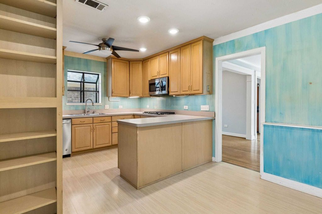 Property photo 3 of 16 <Alttext/>