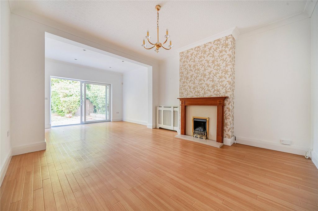 Property photo 2 of 30 Picture No. 12