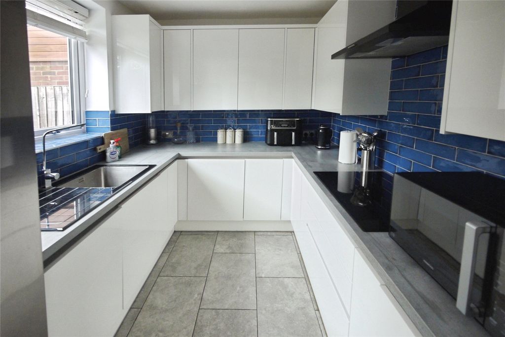 Property photo 2 of 15 Kitchen/Dining Room