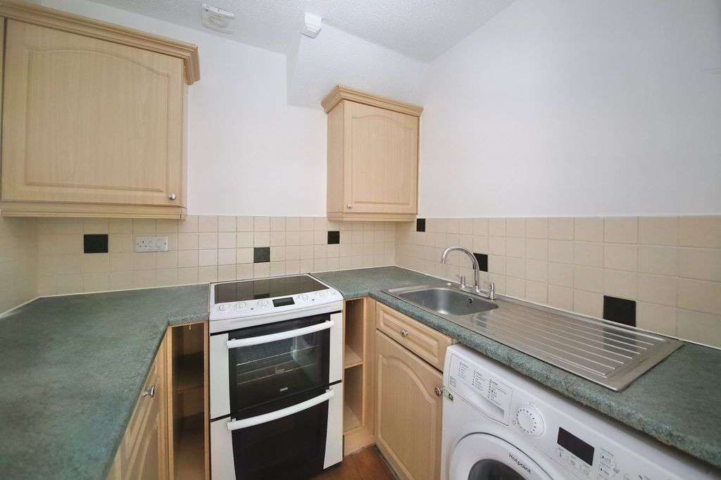 Property photo 3 of 11
