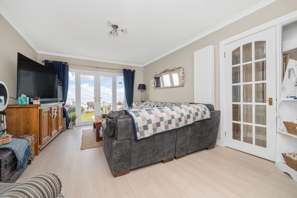 Property photo 2 of 56 Lounge