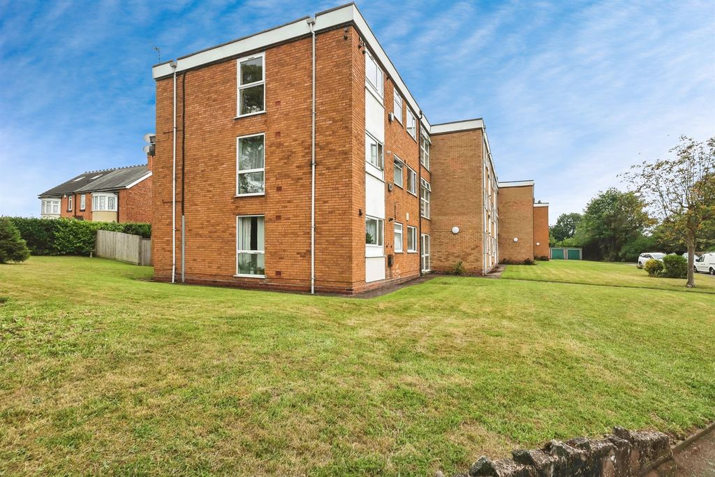 Property photo 2 of 17