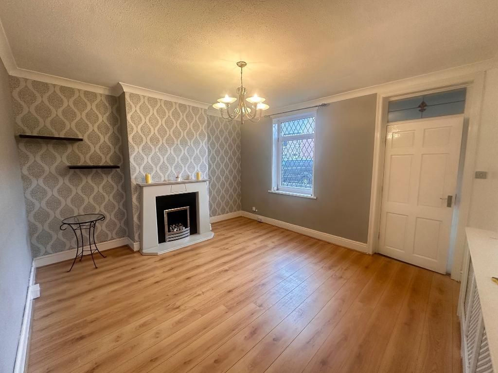 Property photo 3 of 16 Living Room