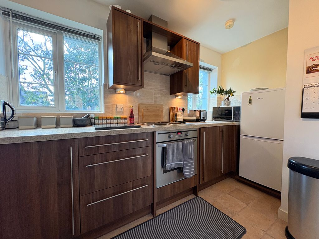Property photo 2 of 11 Kitchen