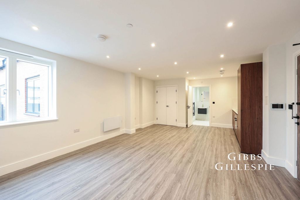 Property photo 2 of 9 Photo