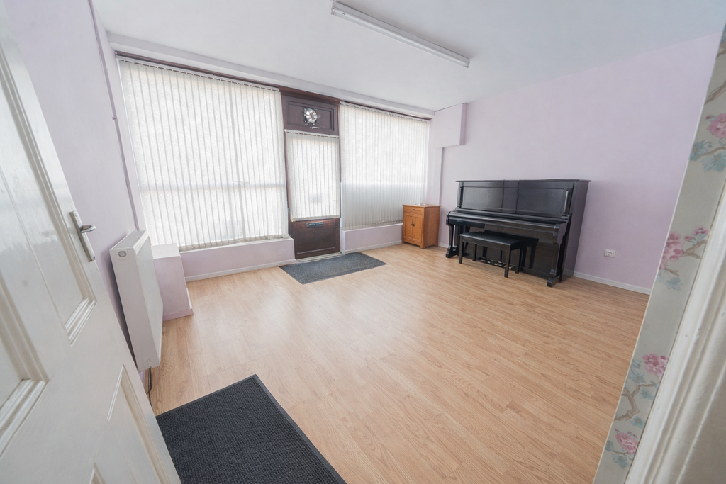 Property photo 2 of 14 90D9272A-F77E-4B60-A425-043Aee1B5Bcb