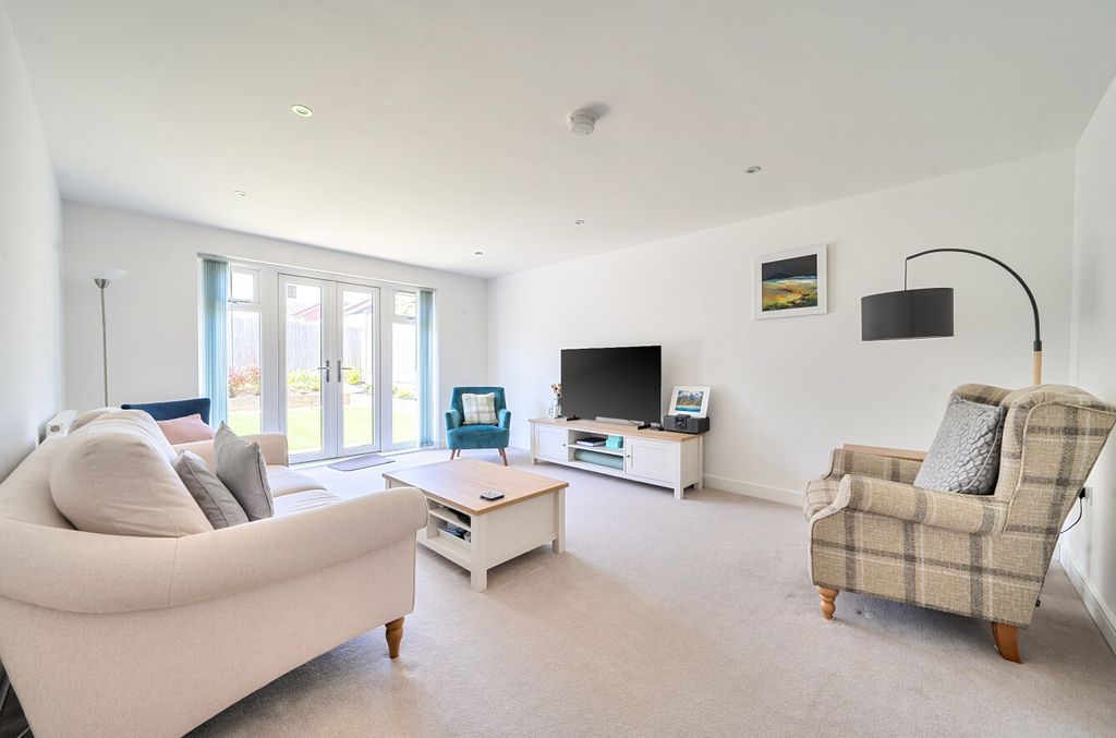 Property photo 2 of 18 1439753-6-69d6911...