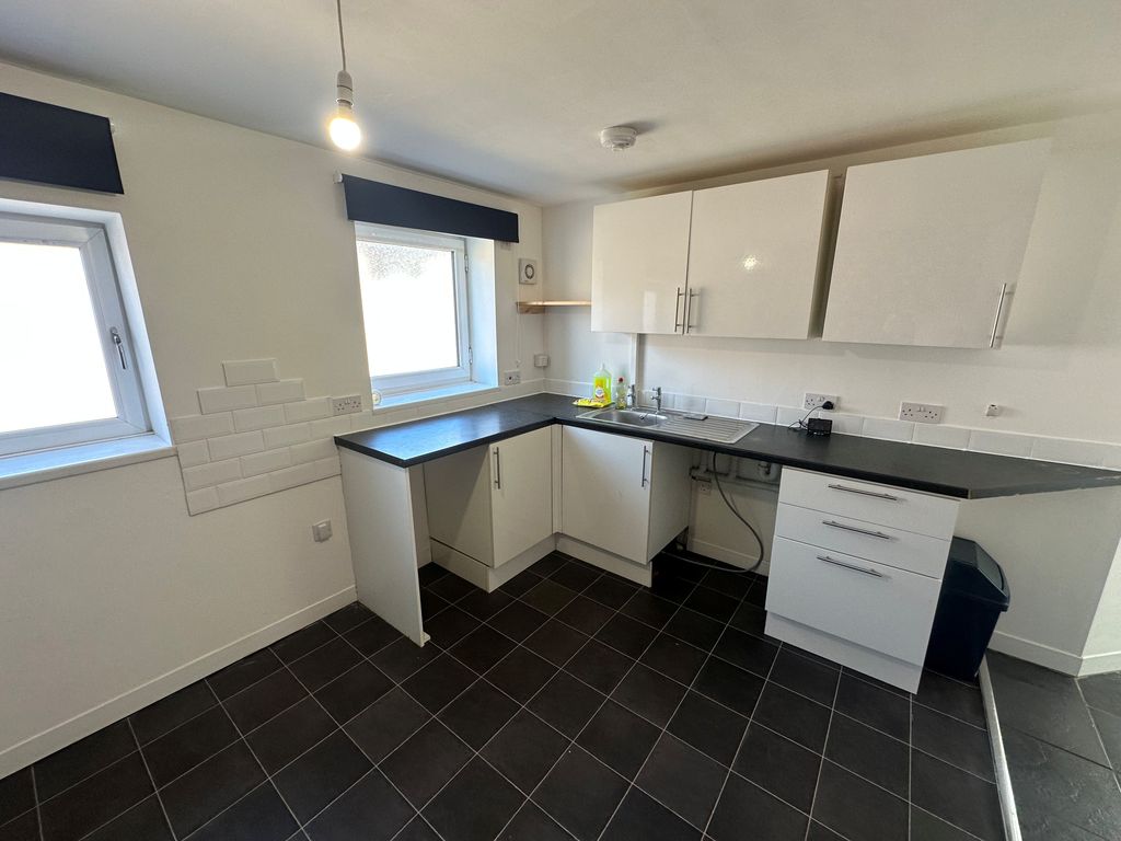 Property photo 2 of 5 Kitchen