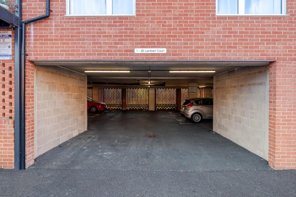 Property photo 3 of 19 Car Port