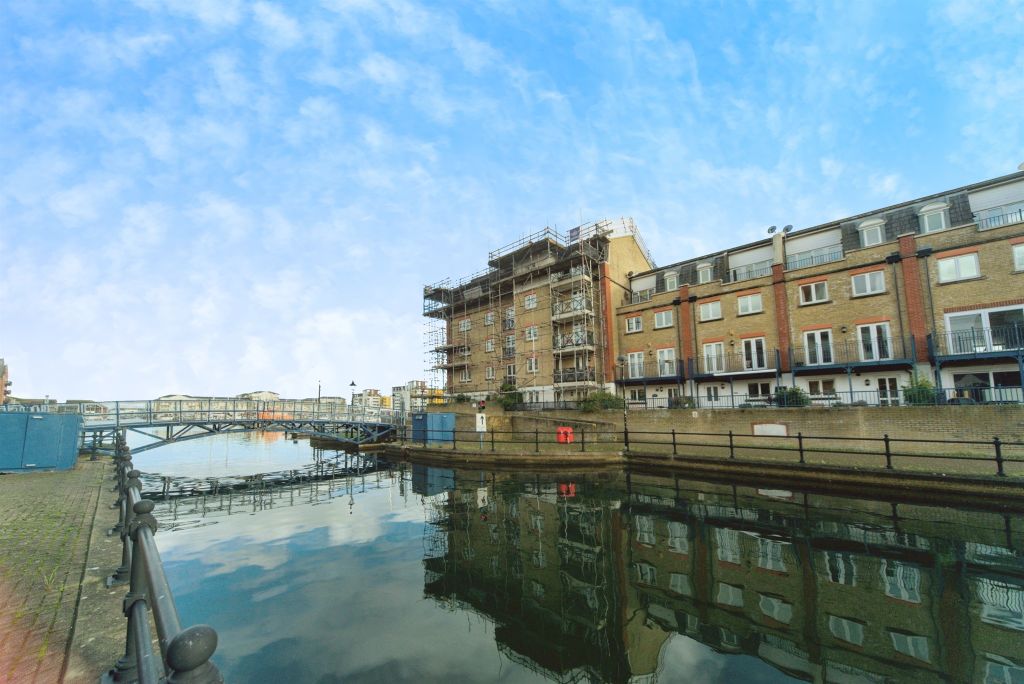 Property photo 3 of 20