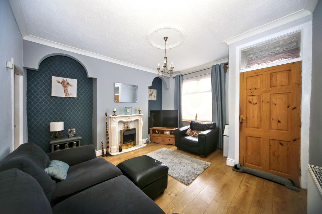 Property photo 2 of 22